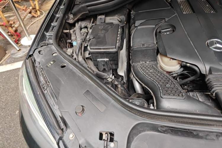 Used Mercedes-Benz GLE-Class  Engine Bay Right