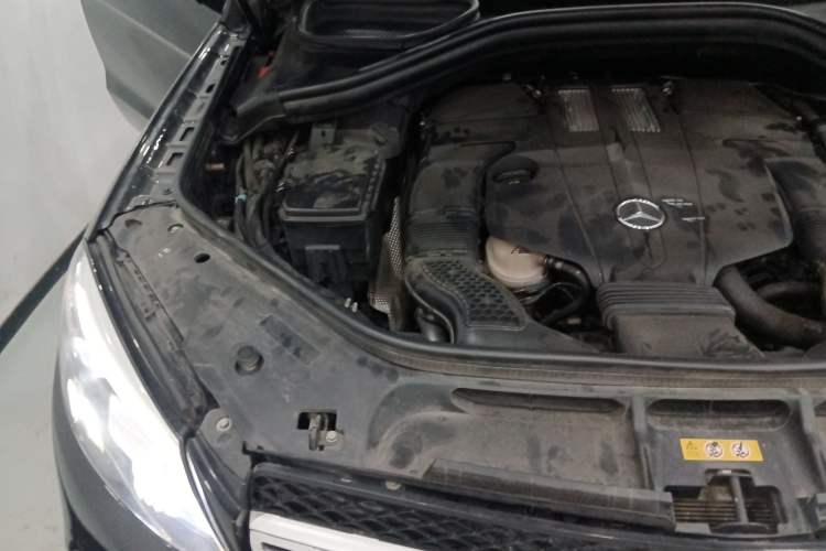 Used Mercedes-Benz GLE-Class 2018 GLE 400 4MATIC Engine Bay Right