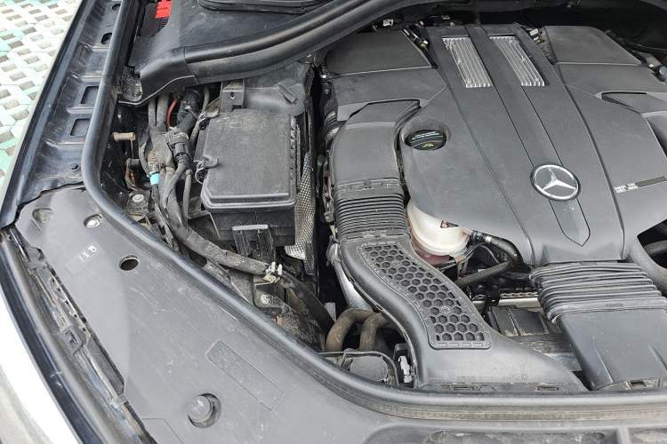 Used Mercedes-Benz GLE-Class 2018 GLE 400 4MATIC U.S. specification Engine Bay Right