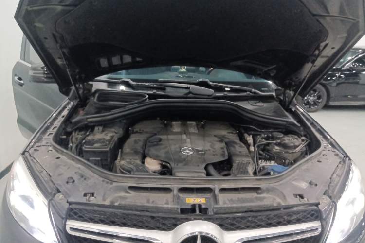 Used Mercedes-Benz GLE-Class 2018 GLE 400 4MATIC Engine Bay