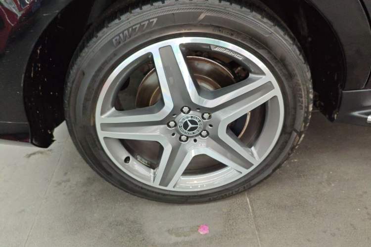 Used Mercedes-Benz GLE-Class 2018 GLE 400 4MATIC Exterior 5