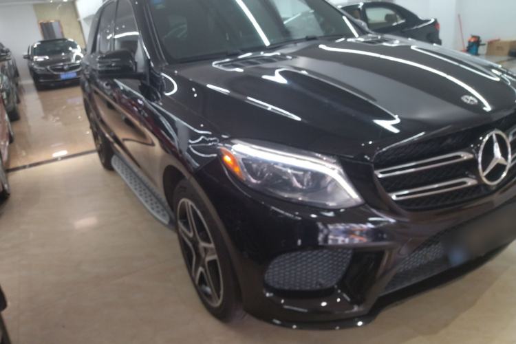 Used Mercedes-Benz GLE-Class 2018 GLE 400 4MATIC U.S. specification Front Right 45 Deg