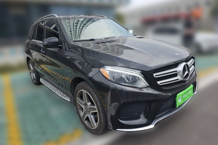 Used Mercedes-Benz GLE-Class 2018 GLE 400 4MATIC U.S. specification Front Right 45 Deg