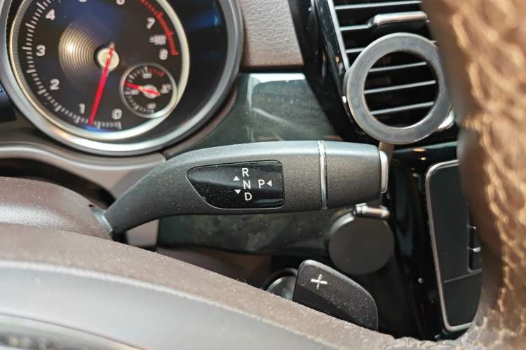 Used Mercedes-Benz GLE-Class  Gear Lever