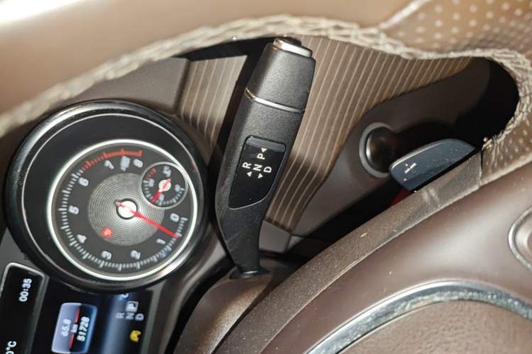 Used Mercedes-Benz GLE-Class 2018 GLE 320 4MATIC Dynamic Edition Collector's Edition Gear Lever