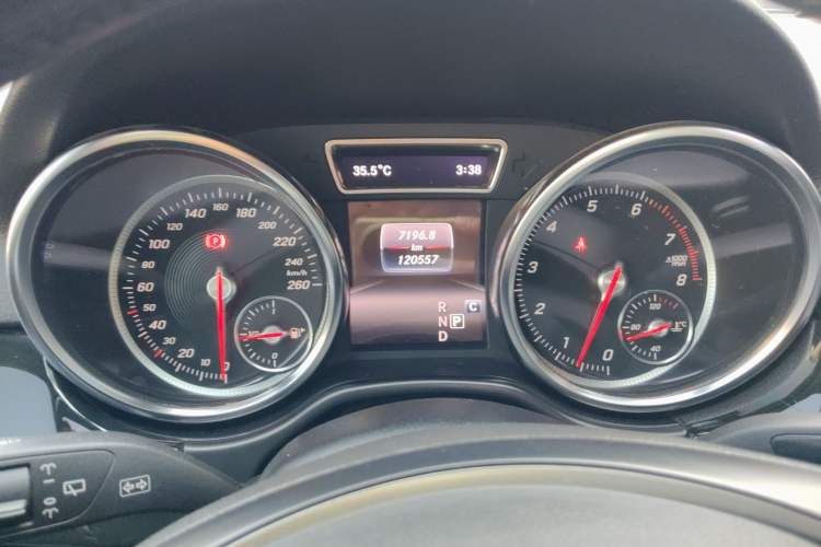 Used Mercedes-Benz GLE-Class 2018 GLE 400 4MATIC U.S. specification Instrument Cluster