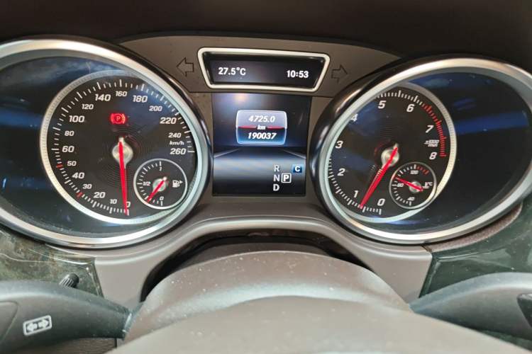 Used Mercedes-Benz GLE-Class  Odometer Close Up