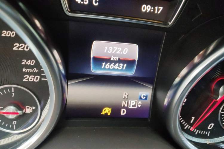 Used Mercedes-Benz GLE-Class 2018 GLE 320 4MATIC Dynamic Edition Collector's Edition Odometer Close Up
