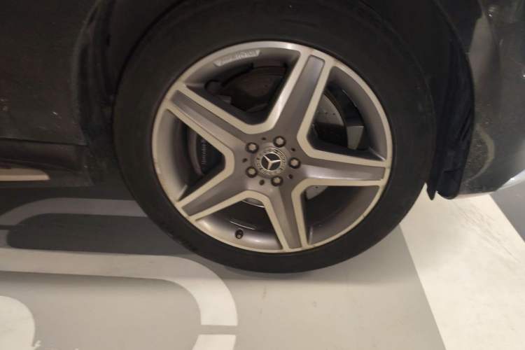 Used Mercedes-Benz GLE-Class 2018 GLE 400 4MATIC U.S. specification Right Front Wheel Hub
