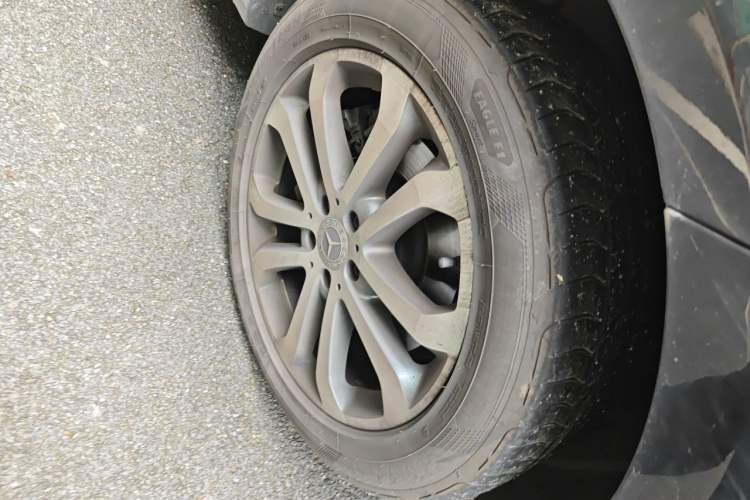 Used Mercedes-Benz GLE-Class  Right Front Wheel Hub