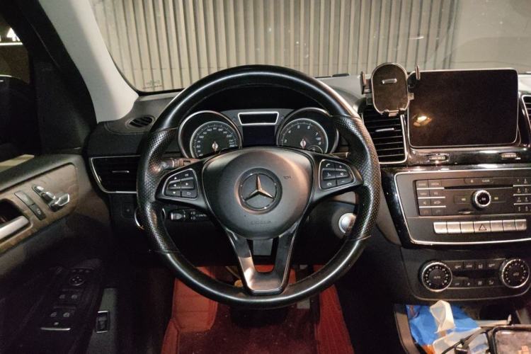 Used Mercedes-Benz GLE-Class 2018 GLE 320 4MATIC Dynamic Edition Collector's Edition Steering Wheel