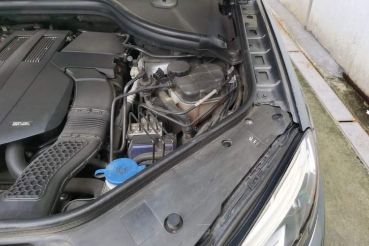 Used Mercedes-Benz GLE-Class 2018 GLE 400 4MATIC U.S. specification Engine Bay Left