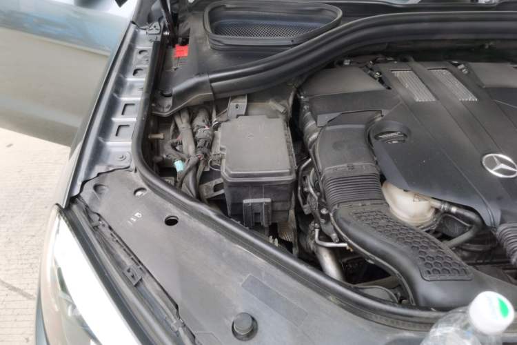 Used Mercedes-Benz GLE-Class 2018 GLE 400 4MATIC U.S. specification Engine Bay Right