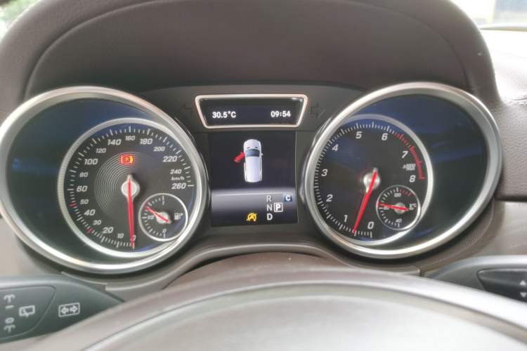 Used Mercedes-Benz GLE-Class 2018 GLE 400 4MATIC U.S. specification Instrument Cluster