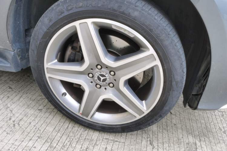 Used Mercedes-Benz GLE-Class 2018 GLE 400 4MATIC U.S. specification Right Front Wheel Hub
