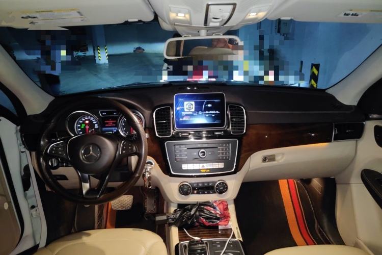 Used Mercedes-Benz GLE-Class  Center Console