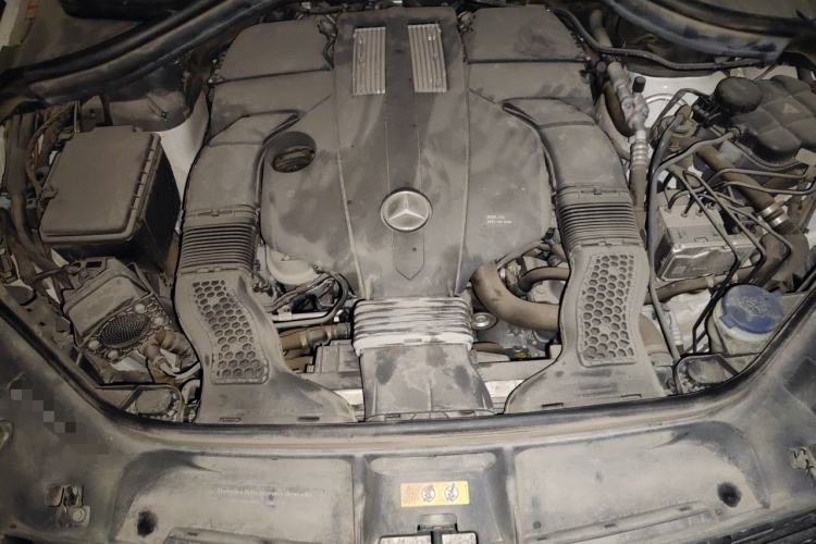 Used Mercedes-Benz GLE-Class  Engine Bay