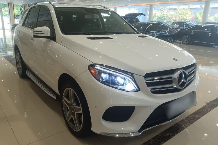 Used Mercedes-Benz GLE-Class 2018 GLE 400 4MATIC U.S. specification Front Right 45 Deg