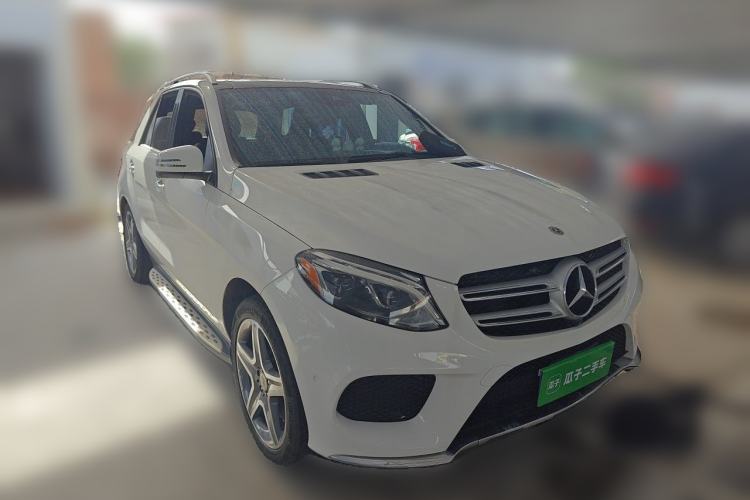 Used Mercedes-Benz GLE-Class  Front Right 45 Deg