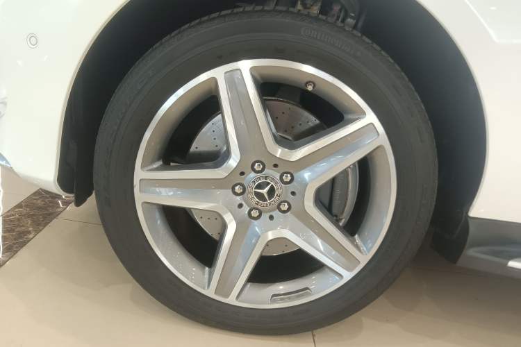 Used Mercedes-Benz GLE-Class 2018 GLE 400 4MATIC U.S. specification Left Front Wheel Hub