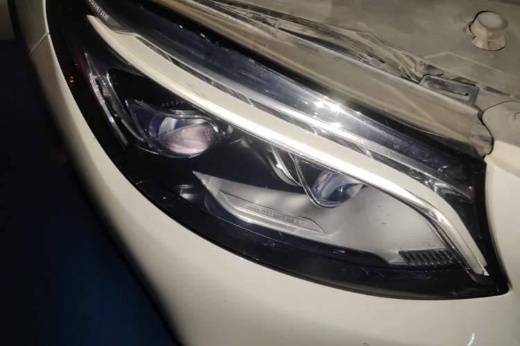 Used Mercedes-Benz GLE-Class  Right Front Headlight
