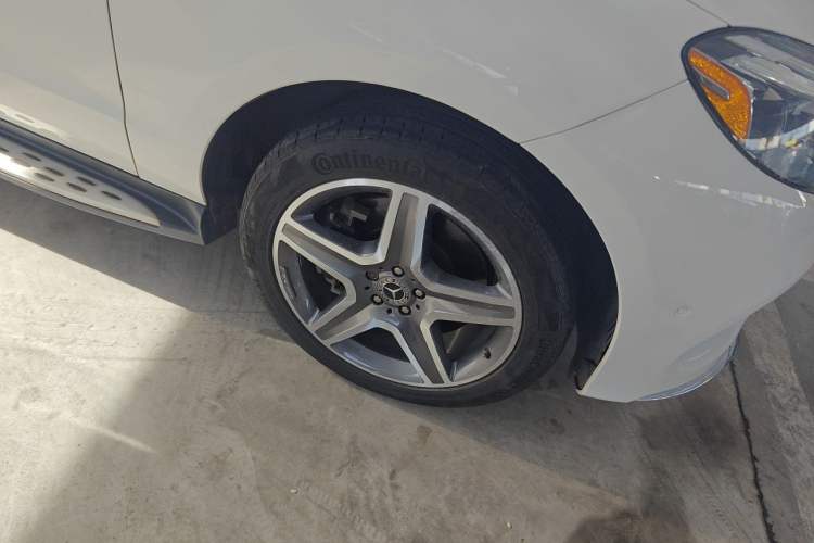Used Mercedes-Benz GLE-Class  Right Front Wheel Hub