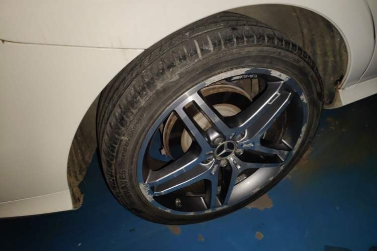 Used Mercedes-Benz GLE-Class  Right Front Wheel Hub
