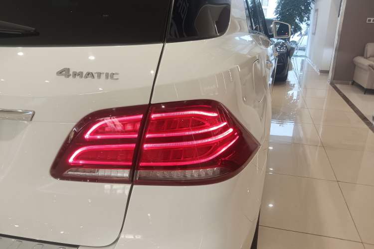 Used Mercedes-Benz GLE-Class 2018 GLE 400 4MATIC U.S. specification Right Rear Taillight