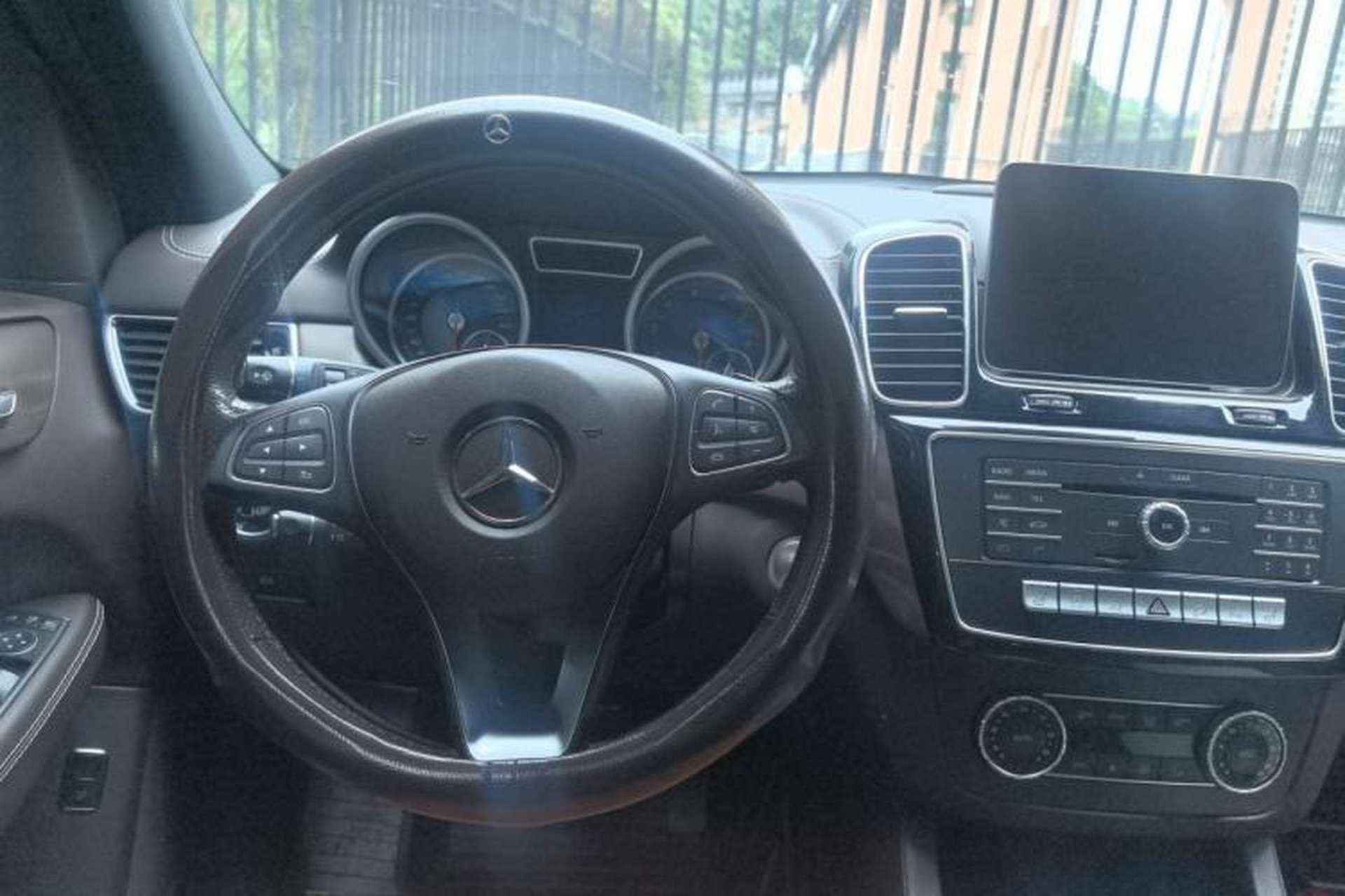Used Mercedes-Benz GLE-Class 2018 GLE 320 4MATIC Dynamic Edition Collector's Edition Steering Wheel