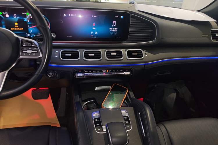 Used Mercedes-Benz GLE-Class 2019 GLE 350 d 4MATIC Audio And AC Panel