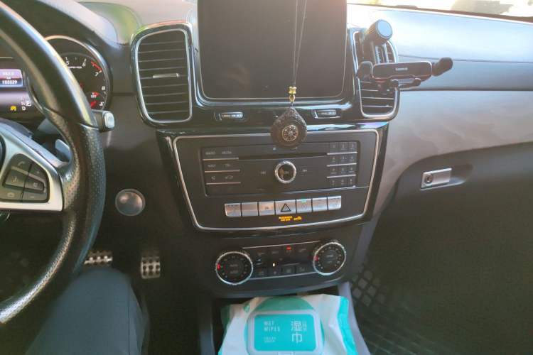 Used Mercedes-Benz GLE-Class  Audio And AC Panel