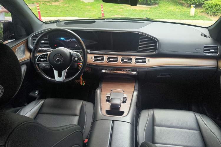 Used Mercedes-Benz GLE-Class  Center Console
