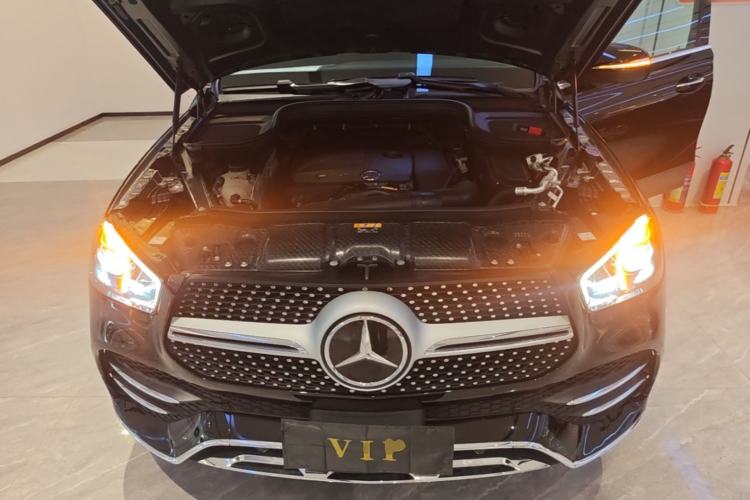 Used Mercedes-Benz GLE-Class 2019 GLE 350 d 4MATIC Engine Bay