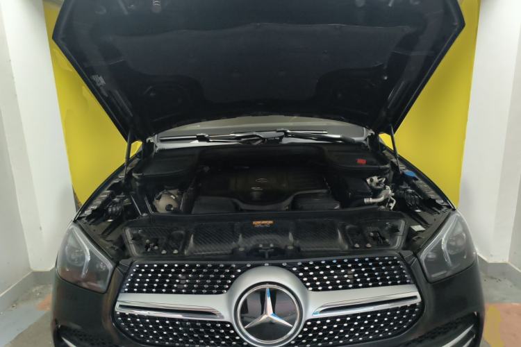 Used Mercedes-Benz GLE-Class  Engine Bay