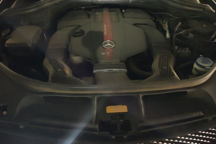 Used Mercedes-Benz GLE-Class  Engine Bay