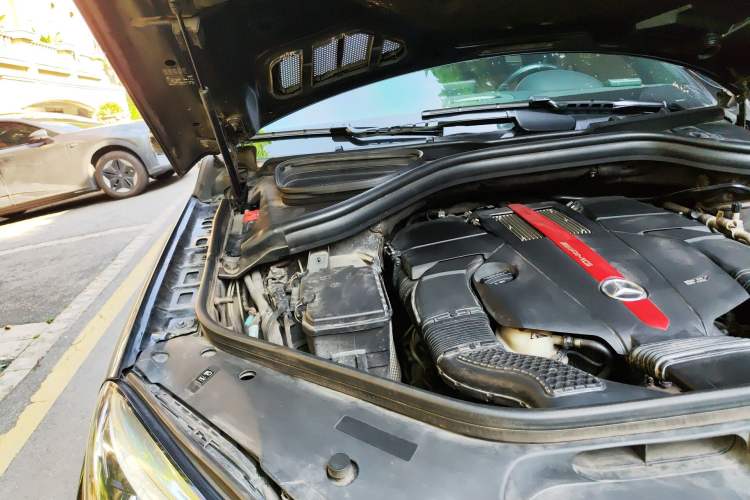 Used Mercedes-Benz GLE-Class  Engine Bay Right