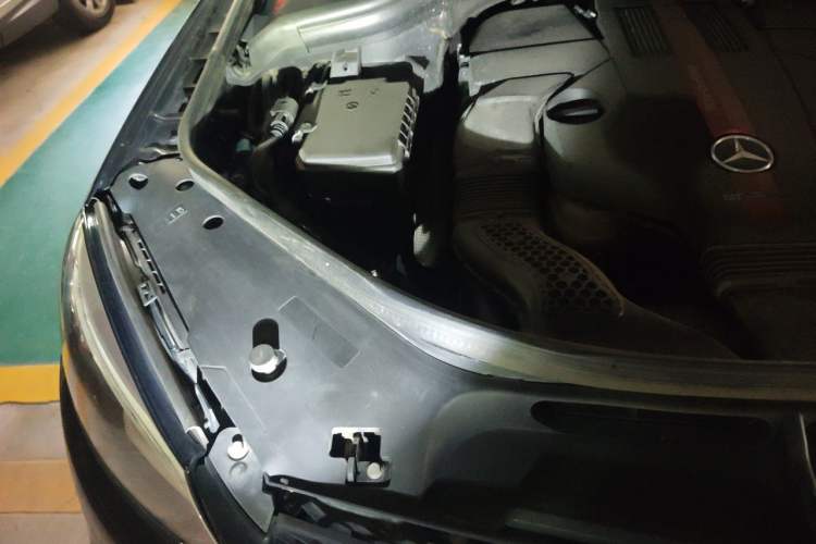 Used Mercedes-Benz GLE-Class  Engine Bay Right