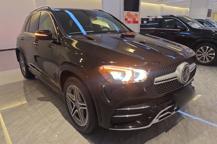 Used Mercedes-Benz GLE-Class 2019 GLE 350 d 4MATIC Front Right 45 Deg