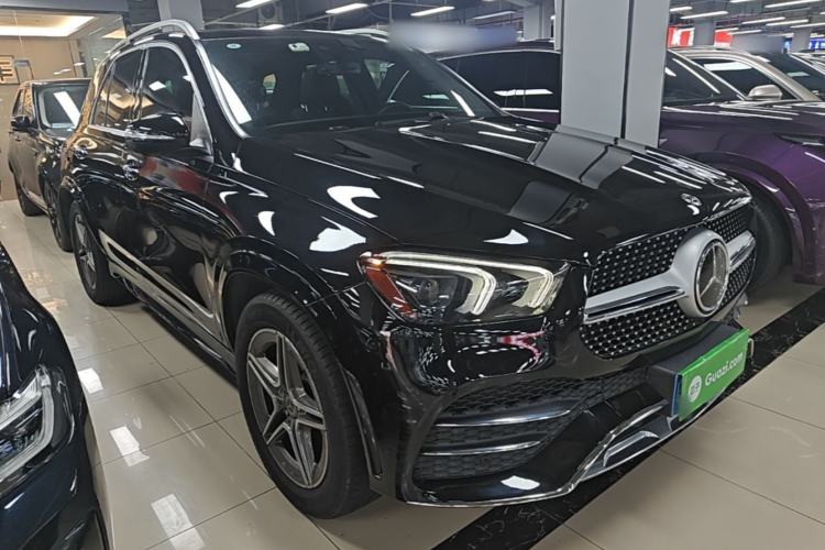 Used Mercedes-Benz GLE-Class  Front Right 45 Deg