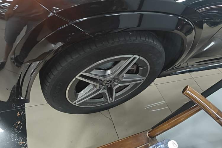 Used Mercedes-Benz GLE-Class  Left Front Wheel Hub