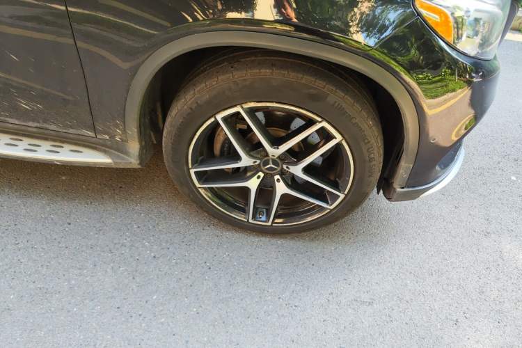 Used Mercedes-Benz GLE-Class  Right Front Wheel Hub