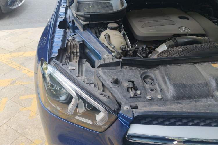 Used Mercedes-Benz GLE-Class 2019 GLE 350 d 4MATIC Engine Bay Right