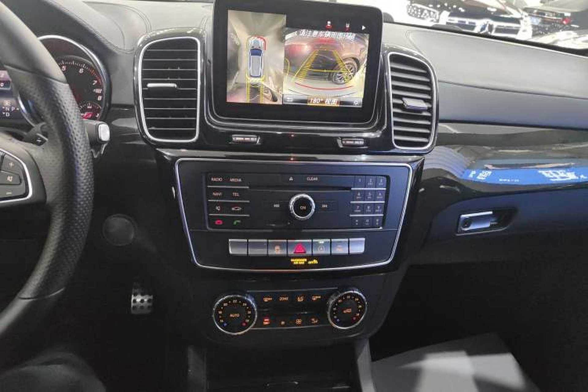 Used Mercedes-Benz GLE-Class 2019 GLE 400 4MATIC Exclusive Edition Audio And AC Panel
