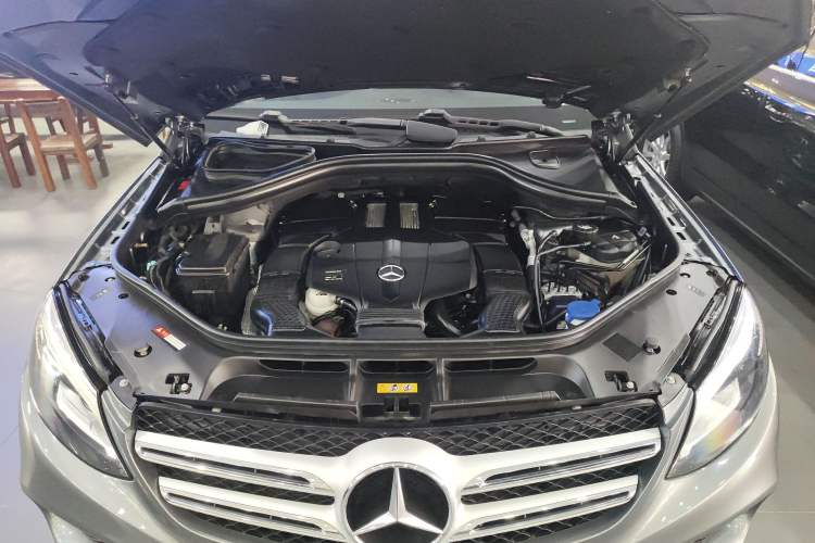 Used Mercedes-Benz GLE-Class 2019 GLE 400 4MATIC Exclusive Edition Engine Bay