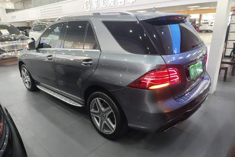 Used Mercedes-Benz GLE-Class 2019 GLE 400 4MATIC Exclusive Edition Exterior 3