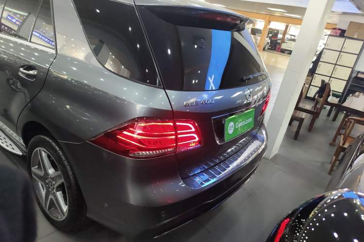 Used Mercedes-Benz GLE-Class 2019 GLE 400 4MATIC Exclusive Edition Exterior 4