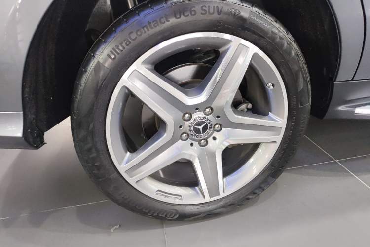 Used Mercedes-Benz GLE-Class 2019 GLE 400 4MATIC Exclusive Edition Exterior 8