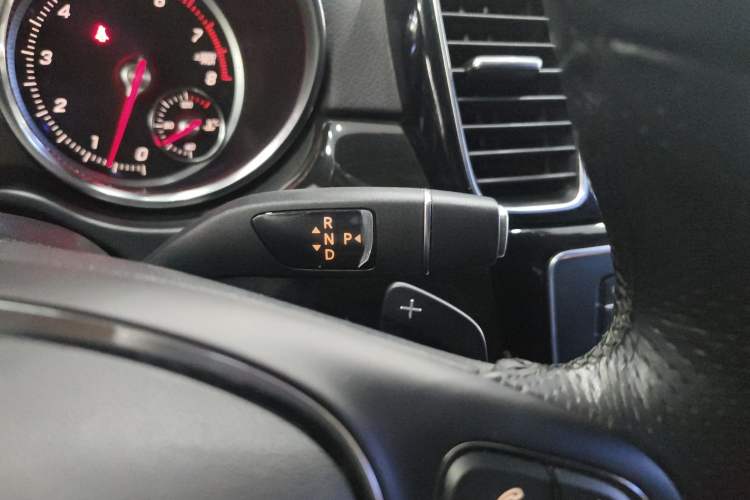 Used Mercedes-Benz GLE-Class 2019 GLE 400 4MATIC Exclusive Edition Gear Lever