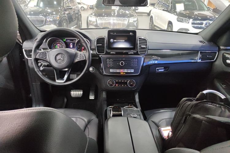 Used Mercedes-Benz GLE-Class 2019 GLE 400 4MATIC Exclusive Edition Interior 2