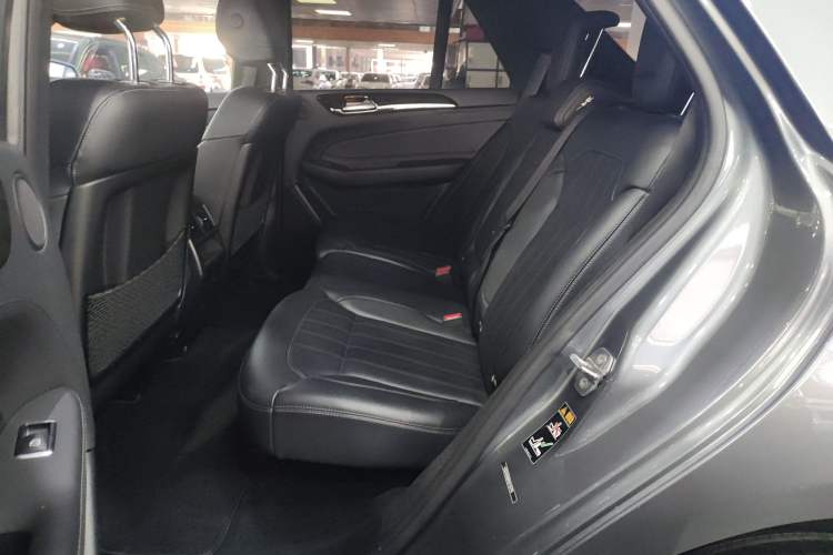 Used Mercedes-Benz GLE-Class 2019 GLE 400 4MATIC Exclusive Edition Interior 4